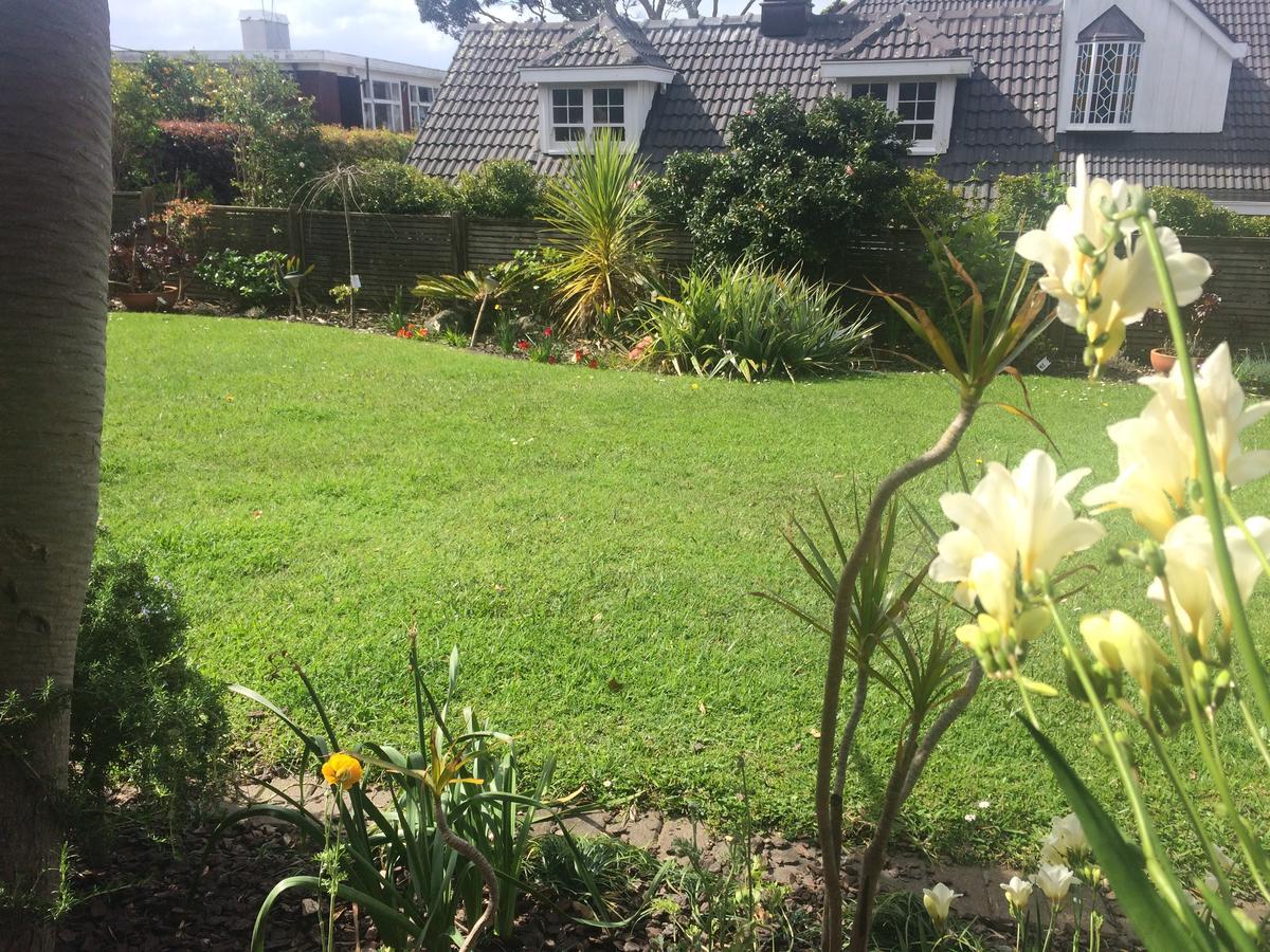 Beach Lodge Auckland